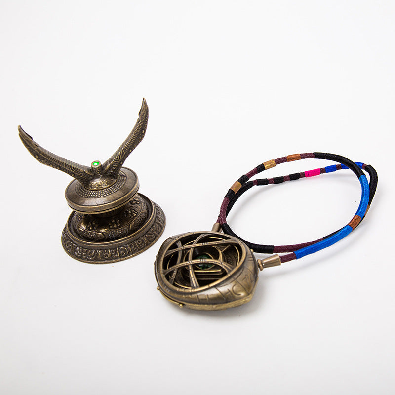 Movie reunion Doctor Strange necklace ago motorcycle eye unlimited rough stone Time gem hand-made model peripheral